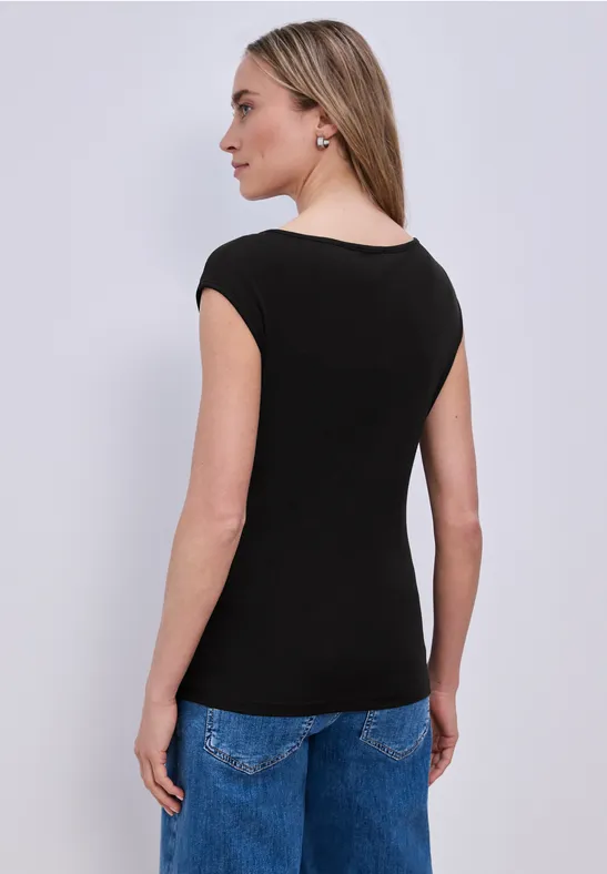 Basic Shirt mit U-Boot-Ausschnitt