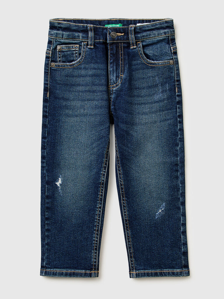 Loose fit jeans with tears