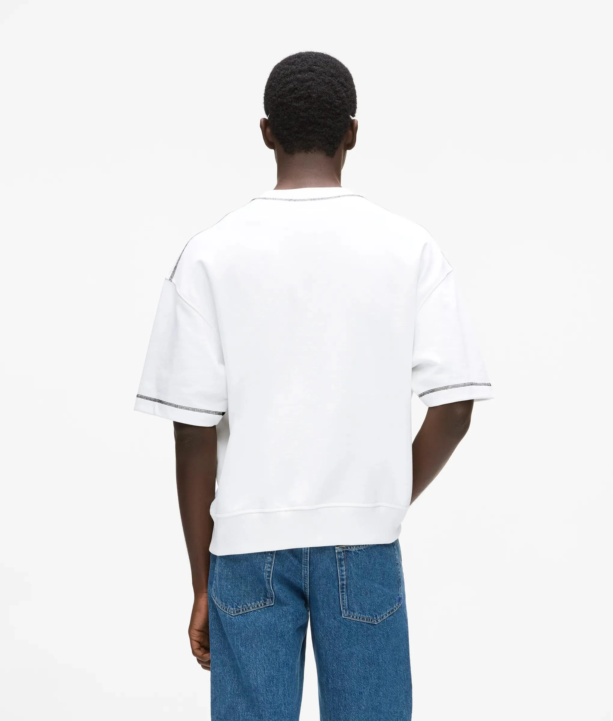 Sweat-shirt à manches courtes avec points de couture contrastés