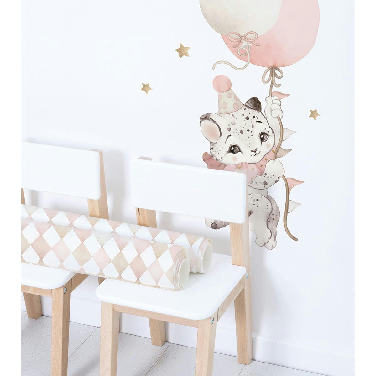 SELENE - Grand sticker pierrot le guépard en vinyle mat rose