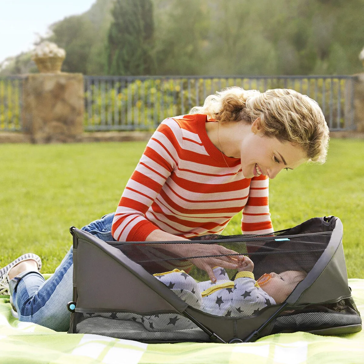 Brica Baby Travel Pod, Grey Brica Baby Travel Pod, Grey