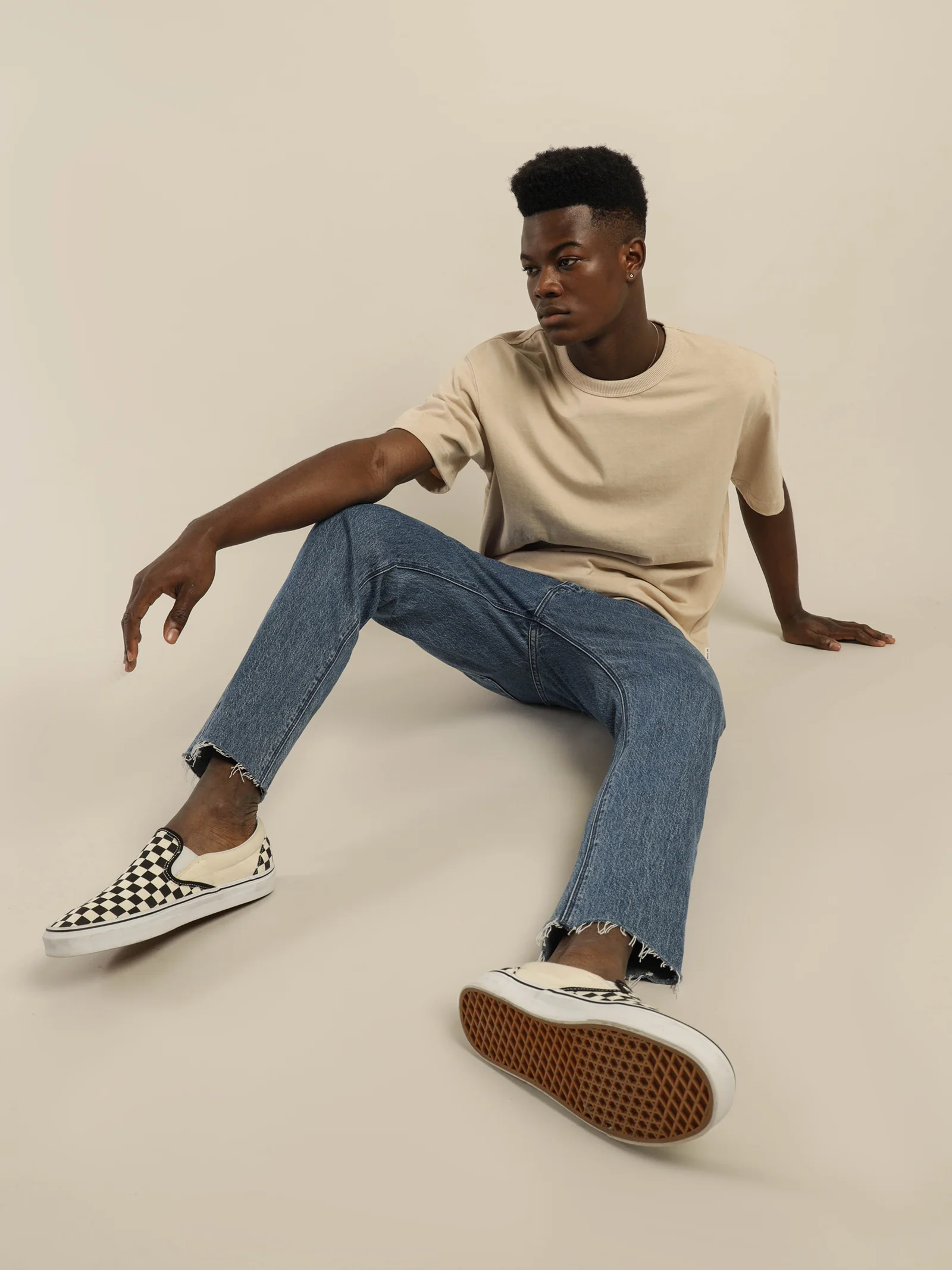 A Cropped Straight Gun Jeans