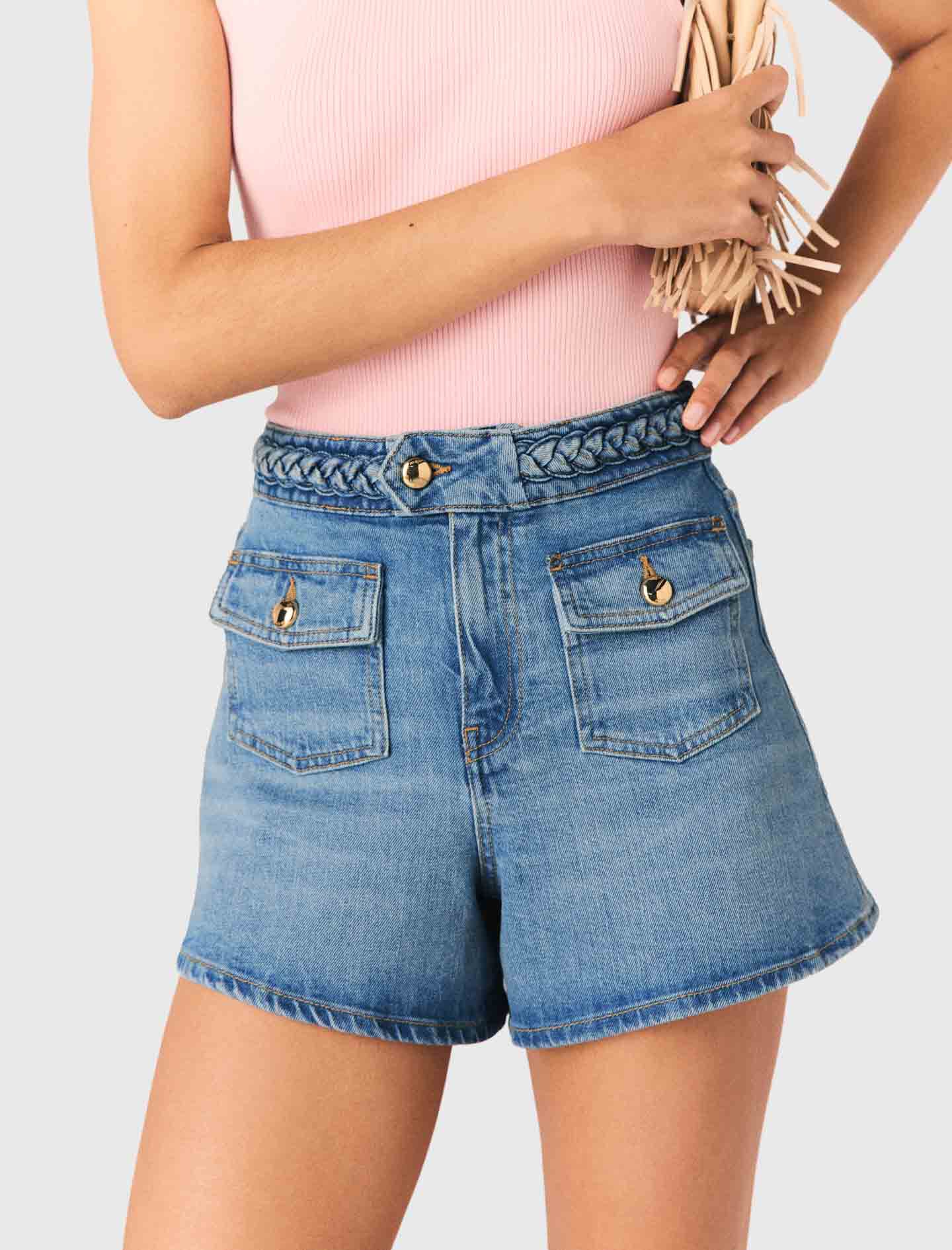Short en denim tressé