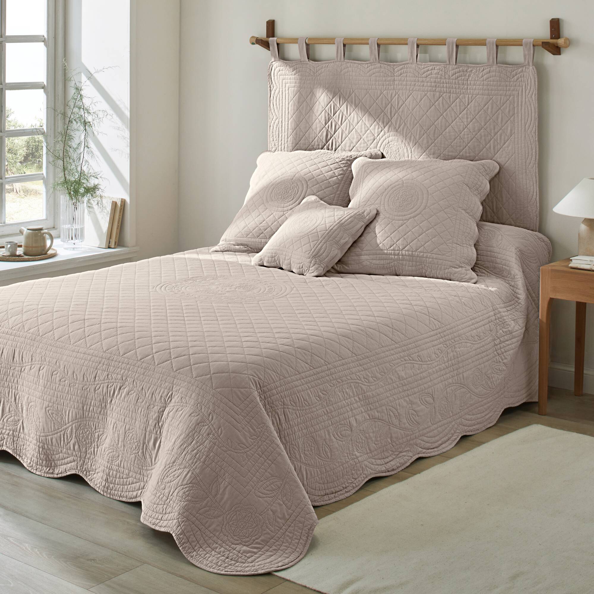 T&ecirc;te de lit unie coton style boutis Cassandre