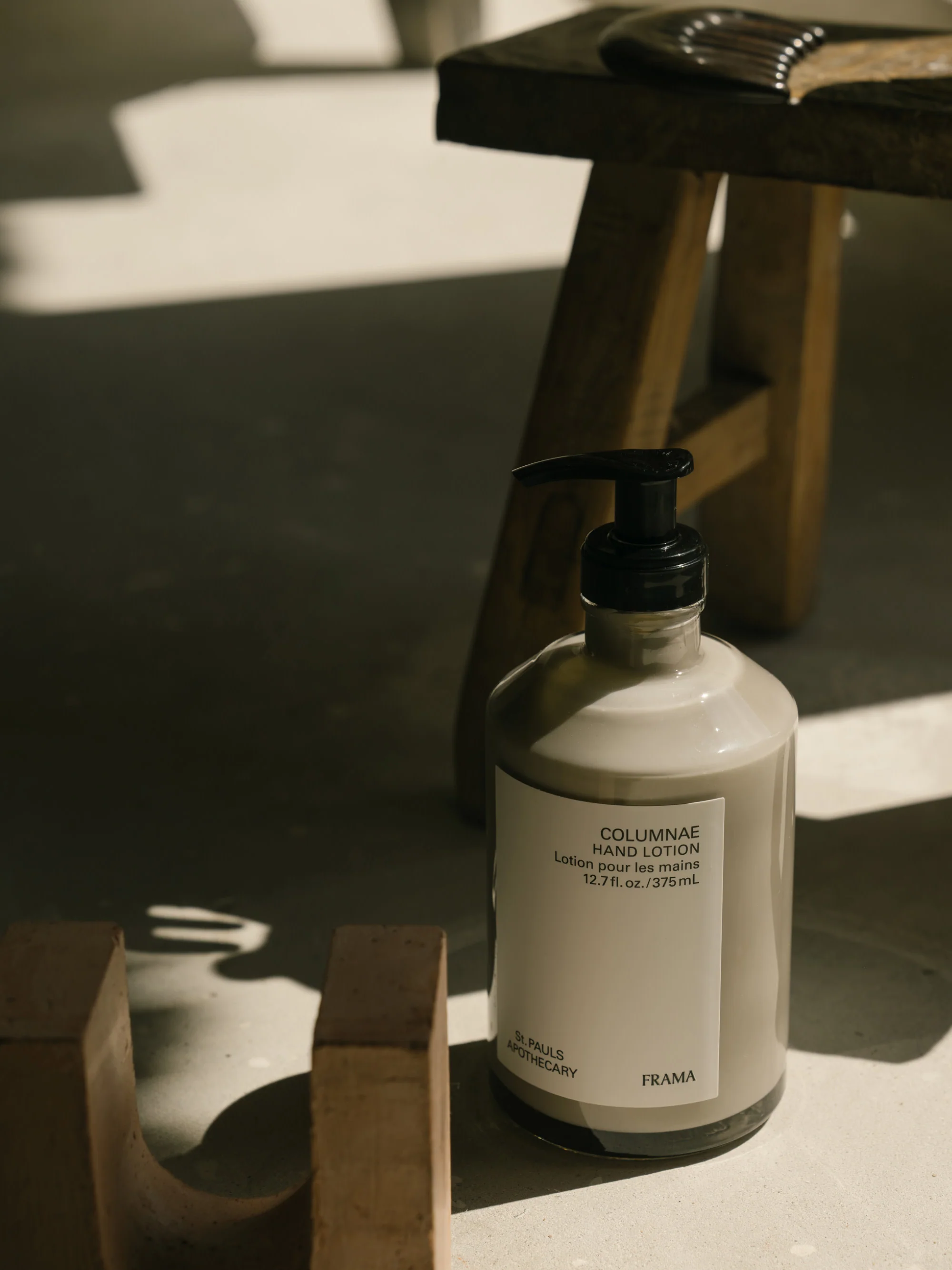 Handlotion Columnae (Vetiver, schwarzer Pfeffer, Bitterorange & Tuya)