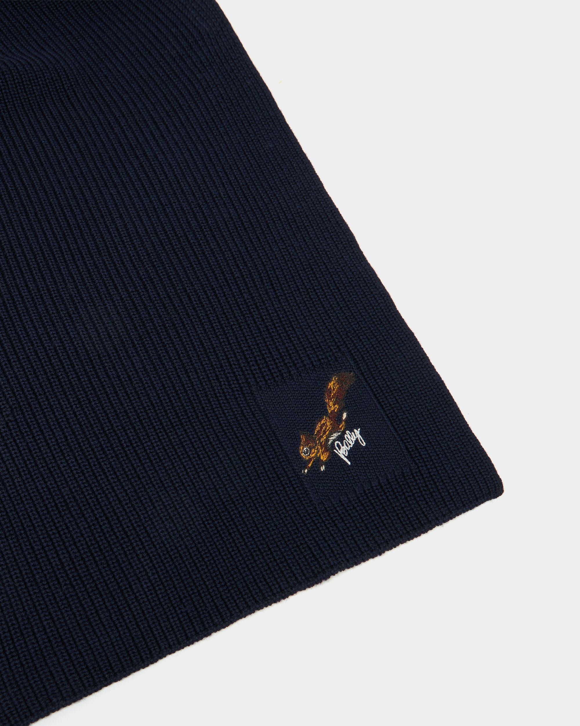 Weihnachtsschal aus Wolle in Marineblau mit Bally-Logo und Eichhörnchen