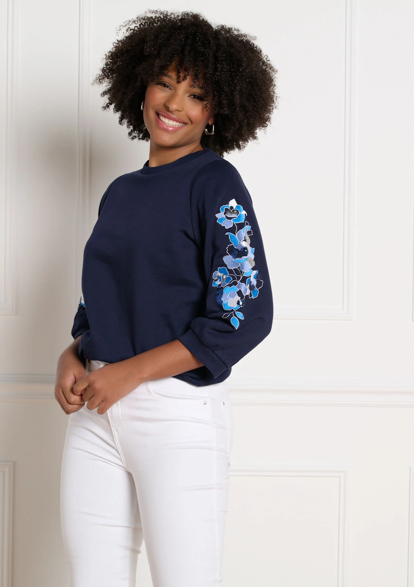 Sweatshirt met geborduurde mouwen