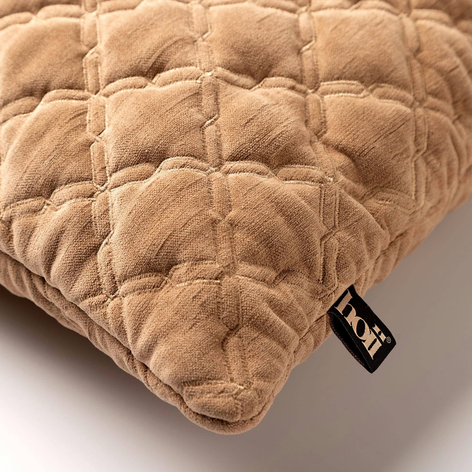 - Coussin marron en velours 45x45 cm avec motif