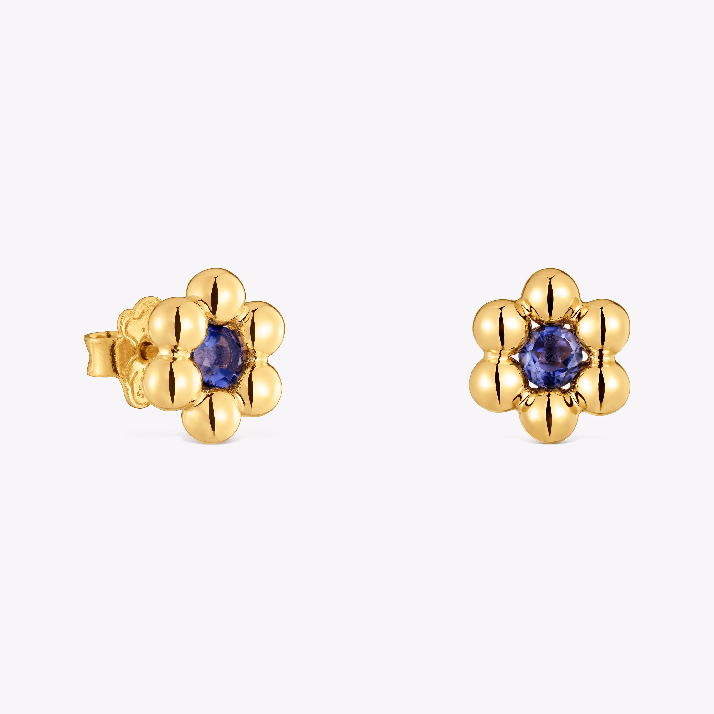 Pendientes cortos flor con baño de oro 18 kt sobre plata y iolita Sugar Party