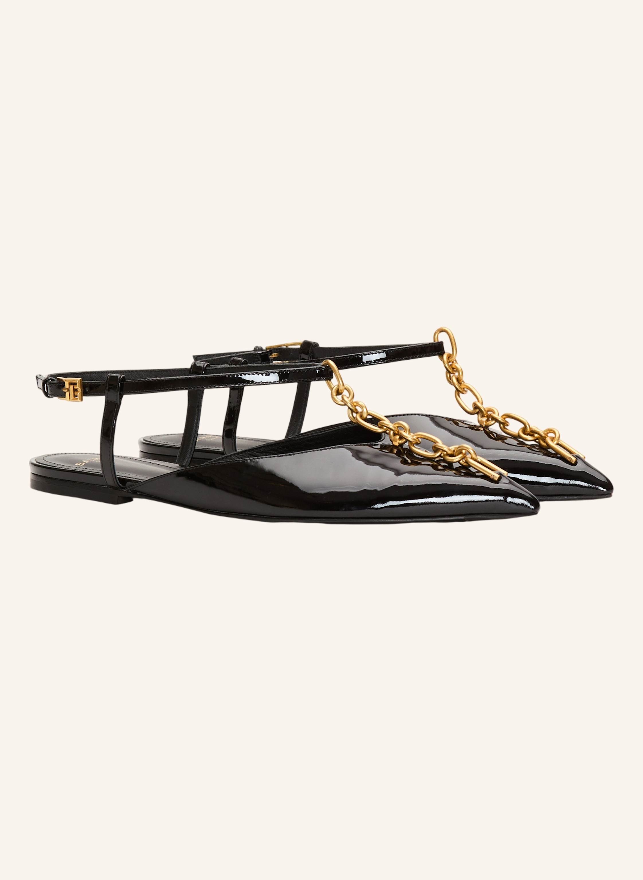 BALMAIN Flache Sync Sandalen aus Lackleder mit Kette