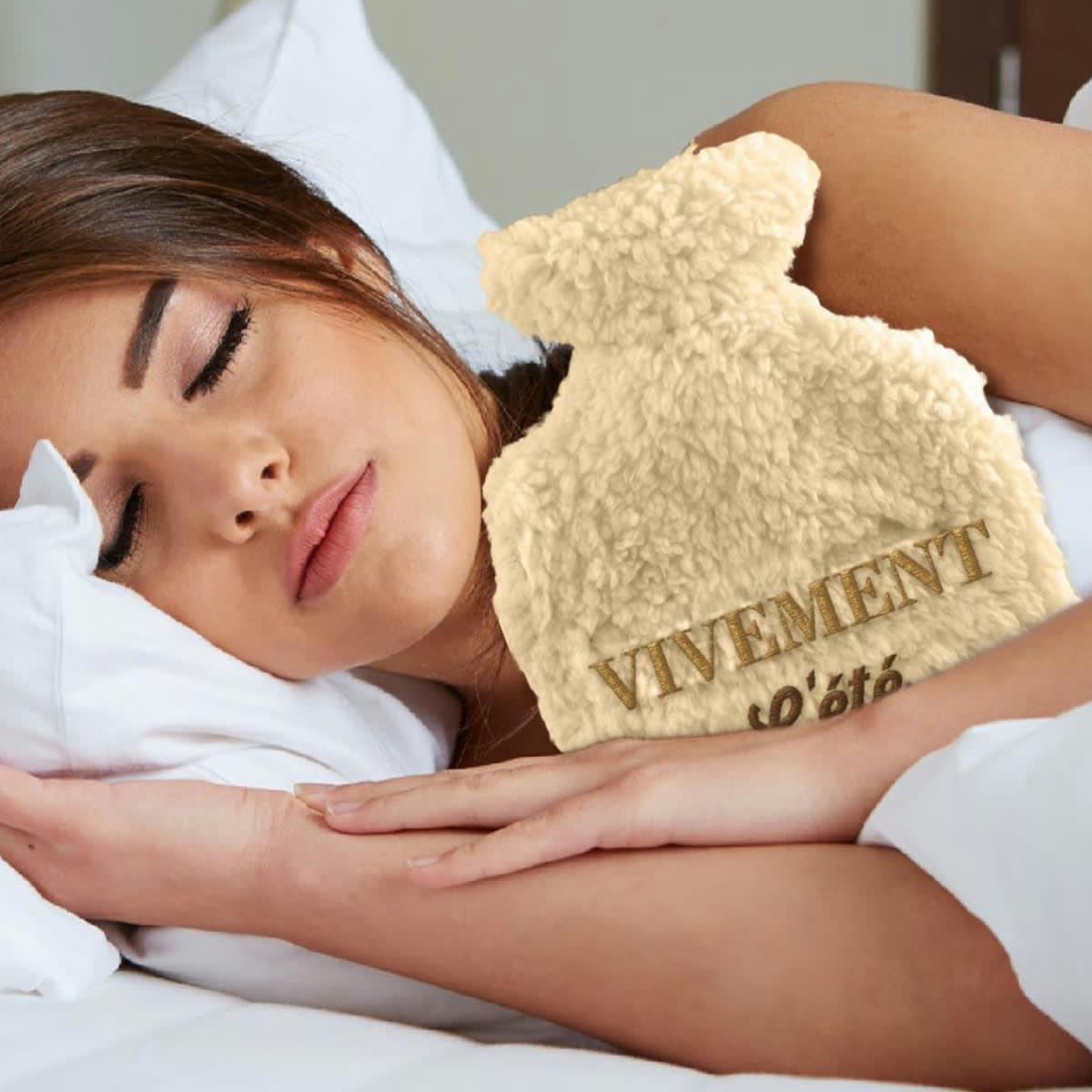 - Bouillotte beige avec enveloppe en fourrure