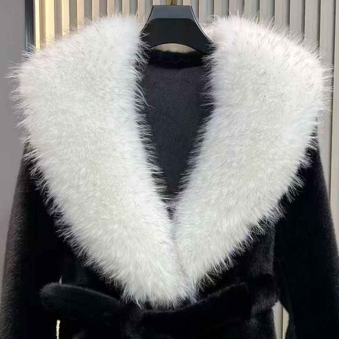PEACH ACCESSORIES Black Faux Fur Coat with White Oversized Collar