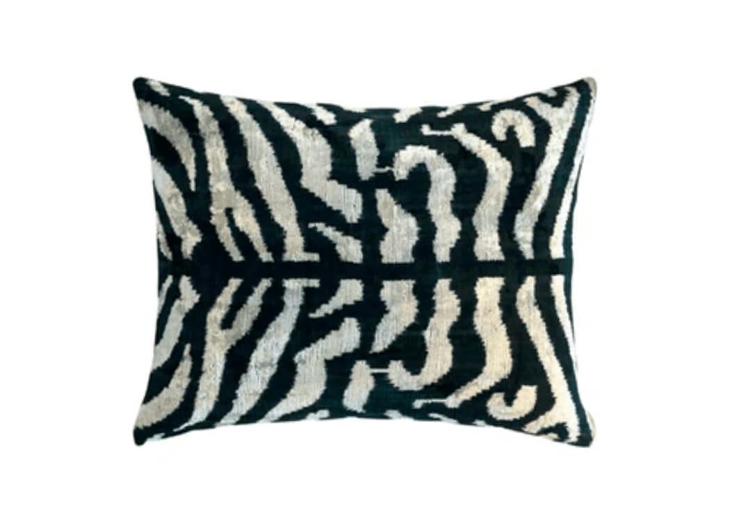 - Housse de coussin velours soie ikat  40x50 noir