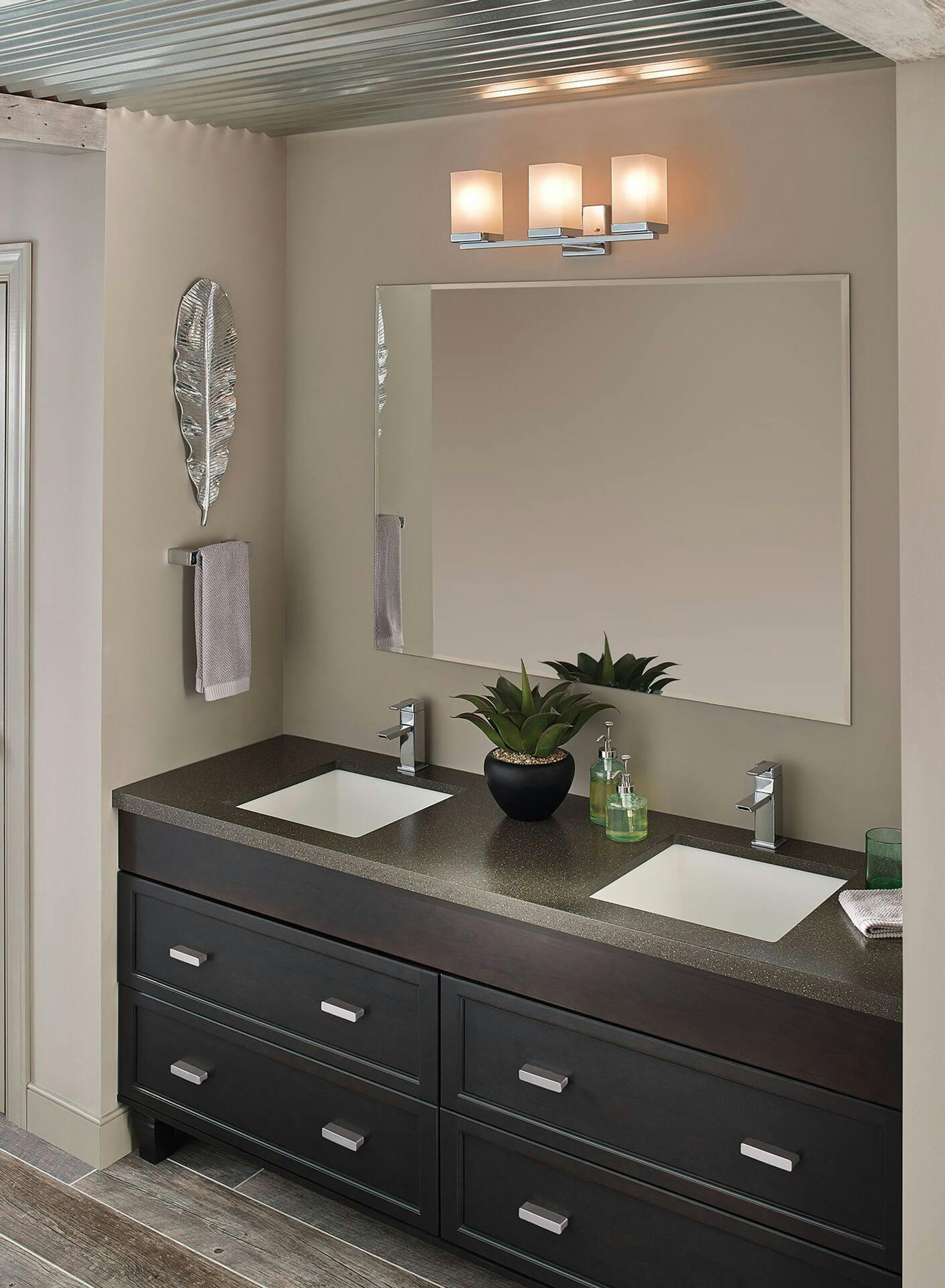 Moen 90-Degree Vanity Lighting Fixture, Chrome, 3-L