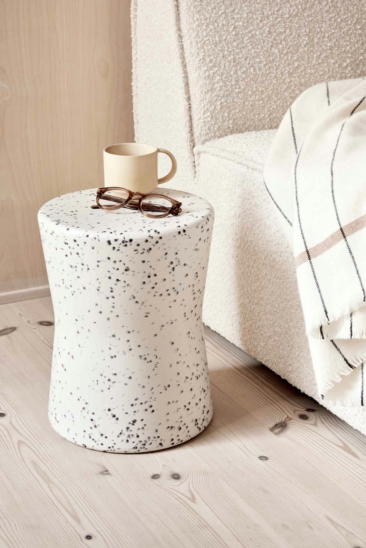 TRISSE - Tabouret marron en plastique en recyclé Ø23xH35cm