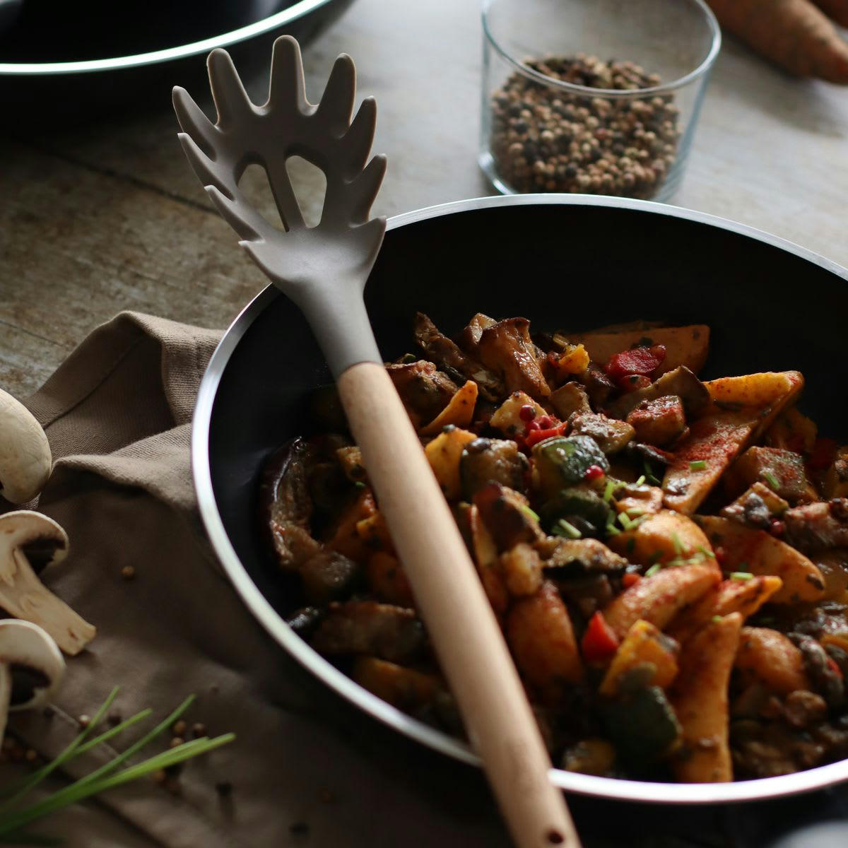 ELIOTT - Cuillère à spaghetti en silicone et manche en bois