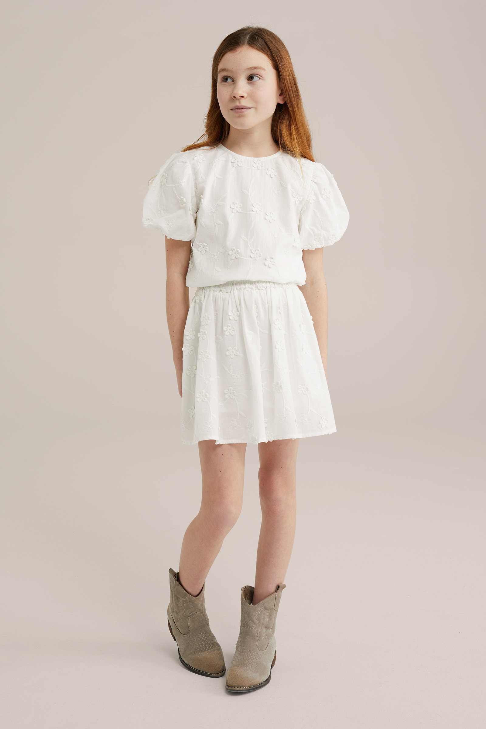 Meisjes skort met embroideries