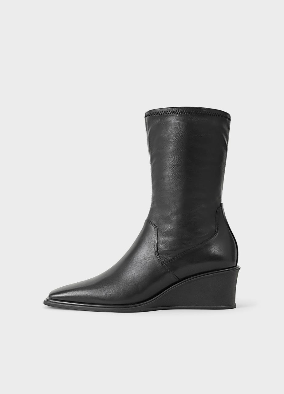 Aino Boots