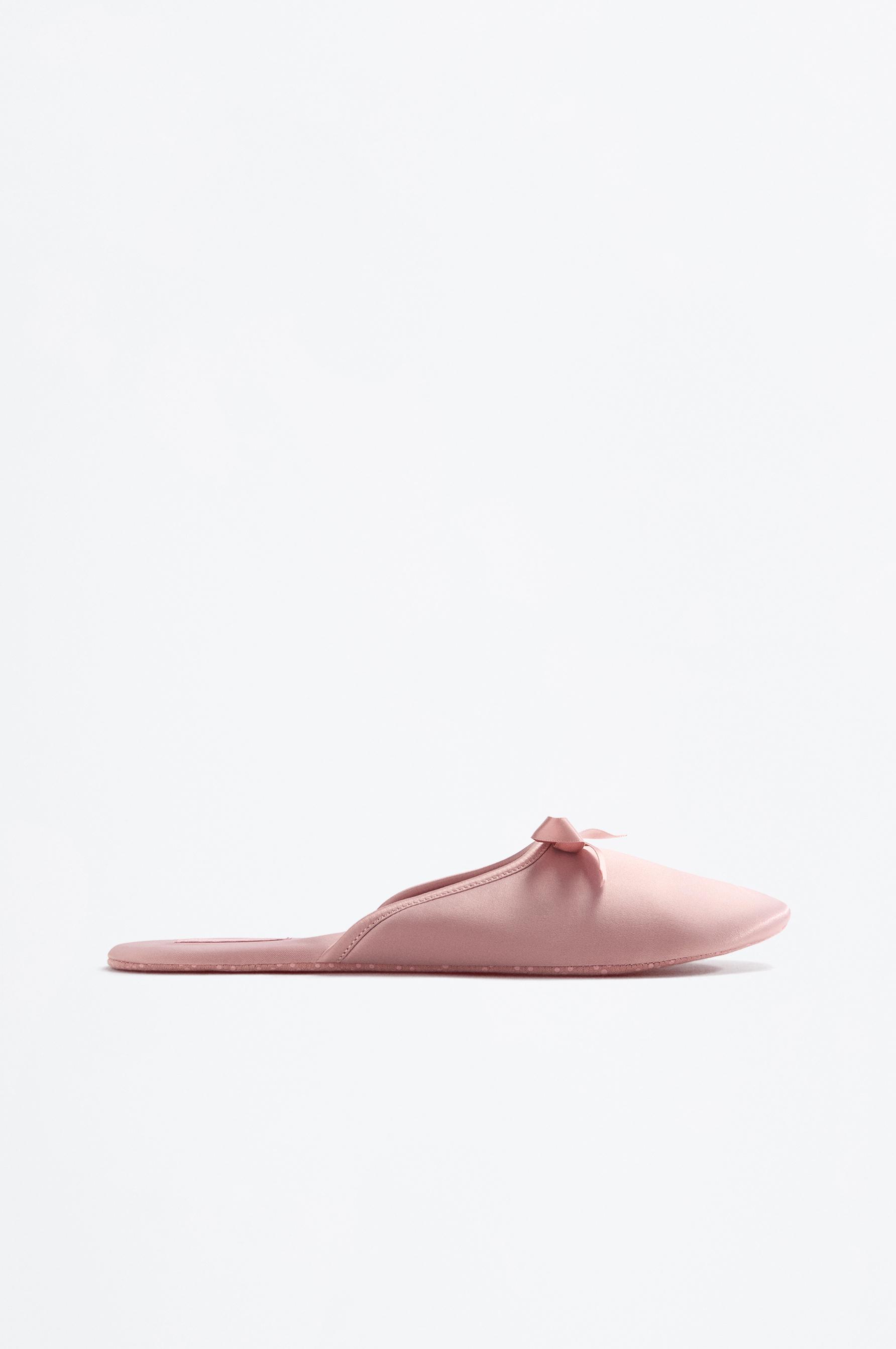 Zapatilla de casa lazo