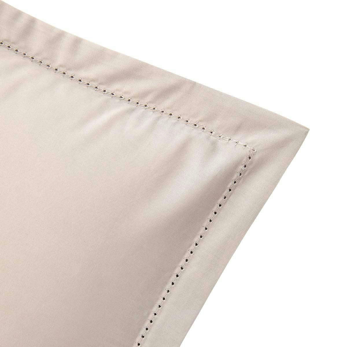 ALCOVE - Taie d'oreiller en percale de coton beige 65 x 65 cm