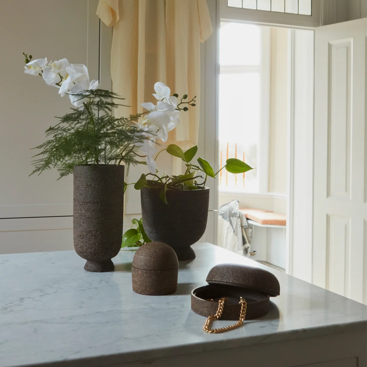 AYTM - Terra Pflanztopf und Vase Ø 50 x H 60 cm, braun