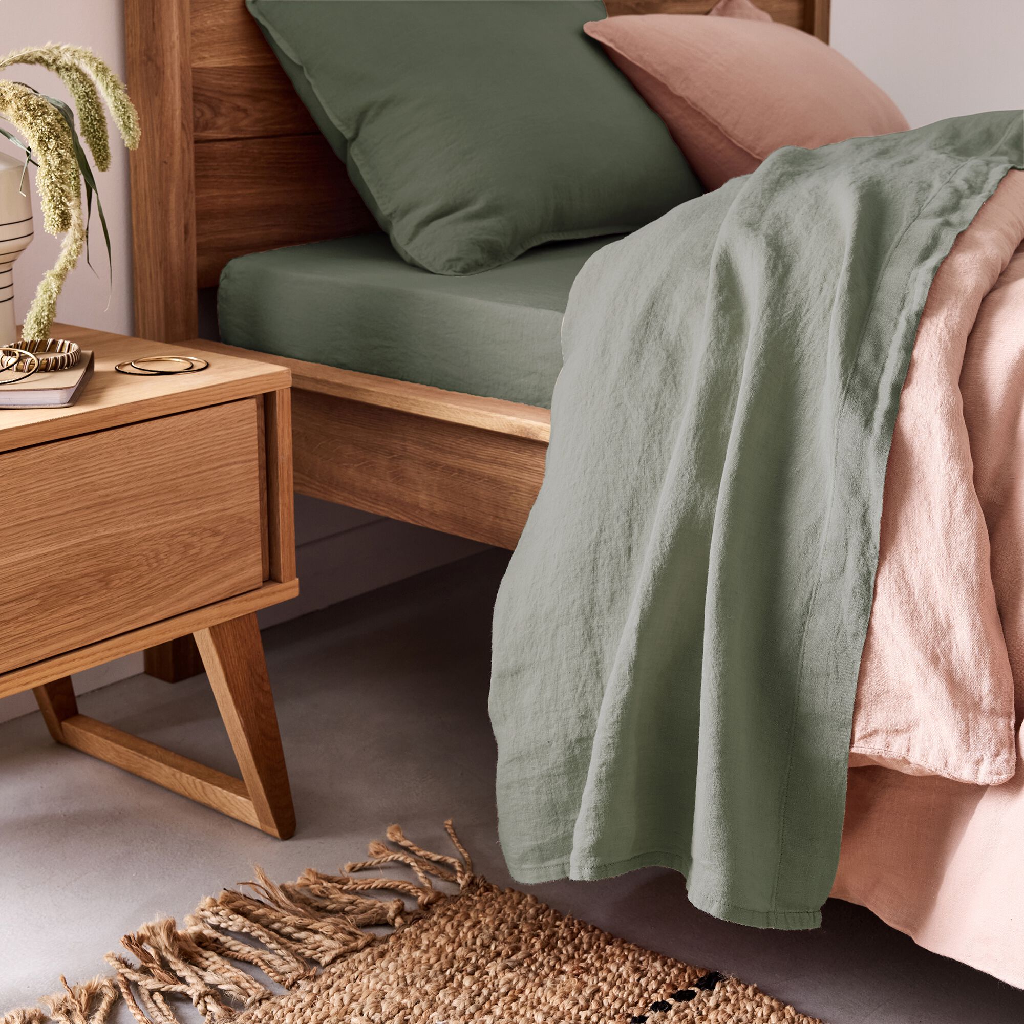 VENCE - Drap plat en lin lavé 270x300cm - vert cèdre