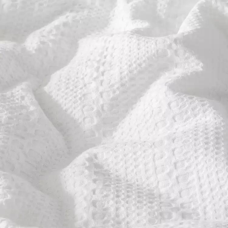 Habitat Patterned Waffle White Bedding Set - Double