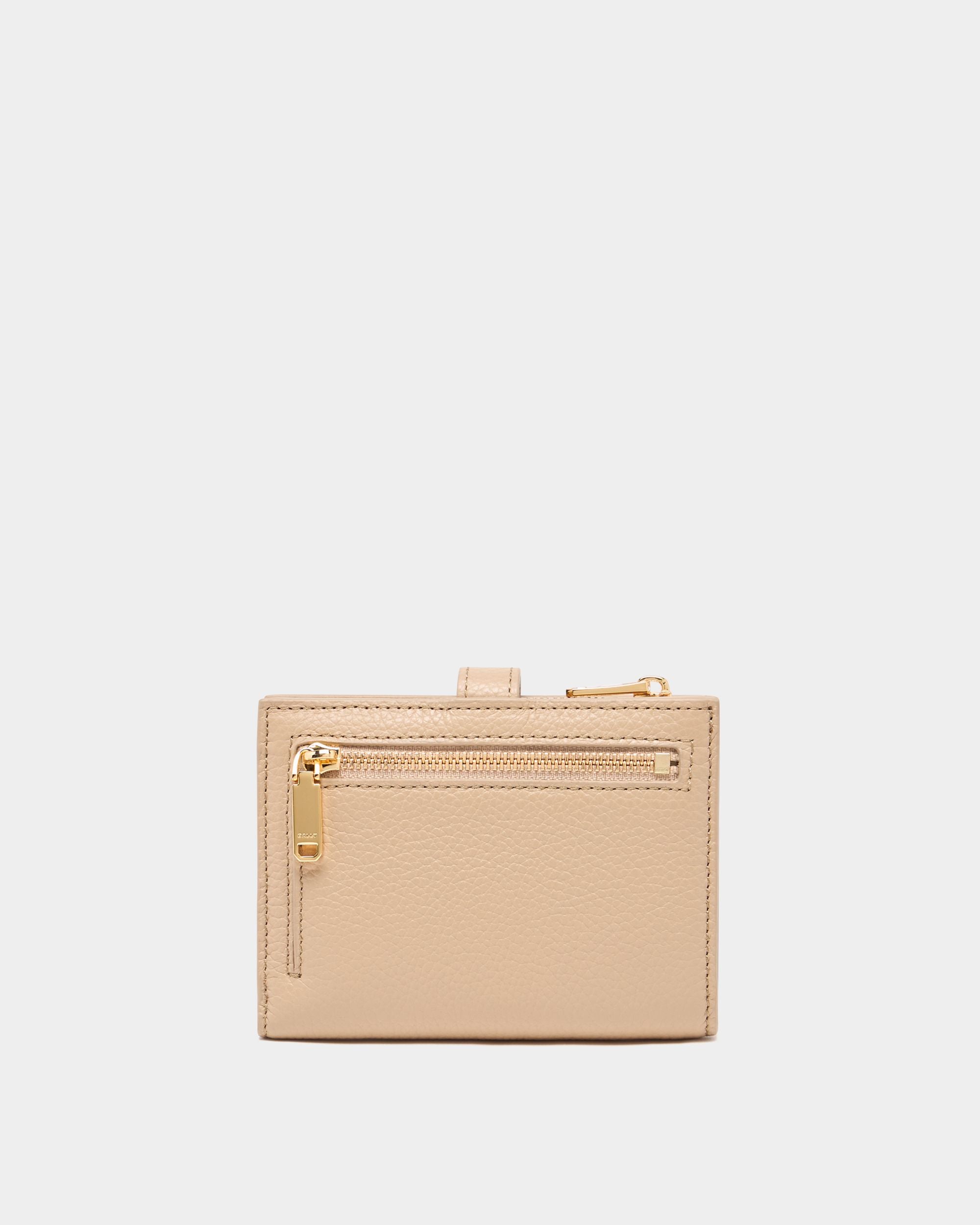 Lock Me Geldbörse aus genarbtem Leder in Light Beige