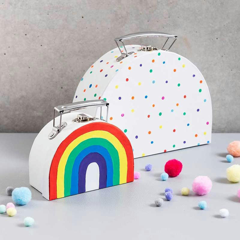 - Petite valise en carton semi-circulaire blanche à décorer 12x9x6cm