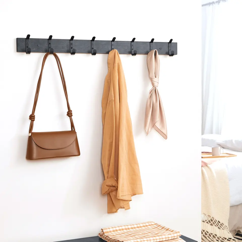 Lange wandkapstok - 8 zwarte haken - 88x6.5x1.5 cm - zwart