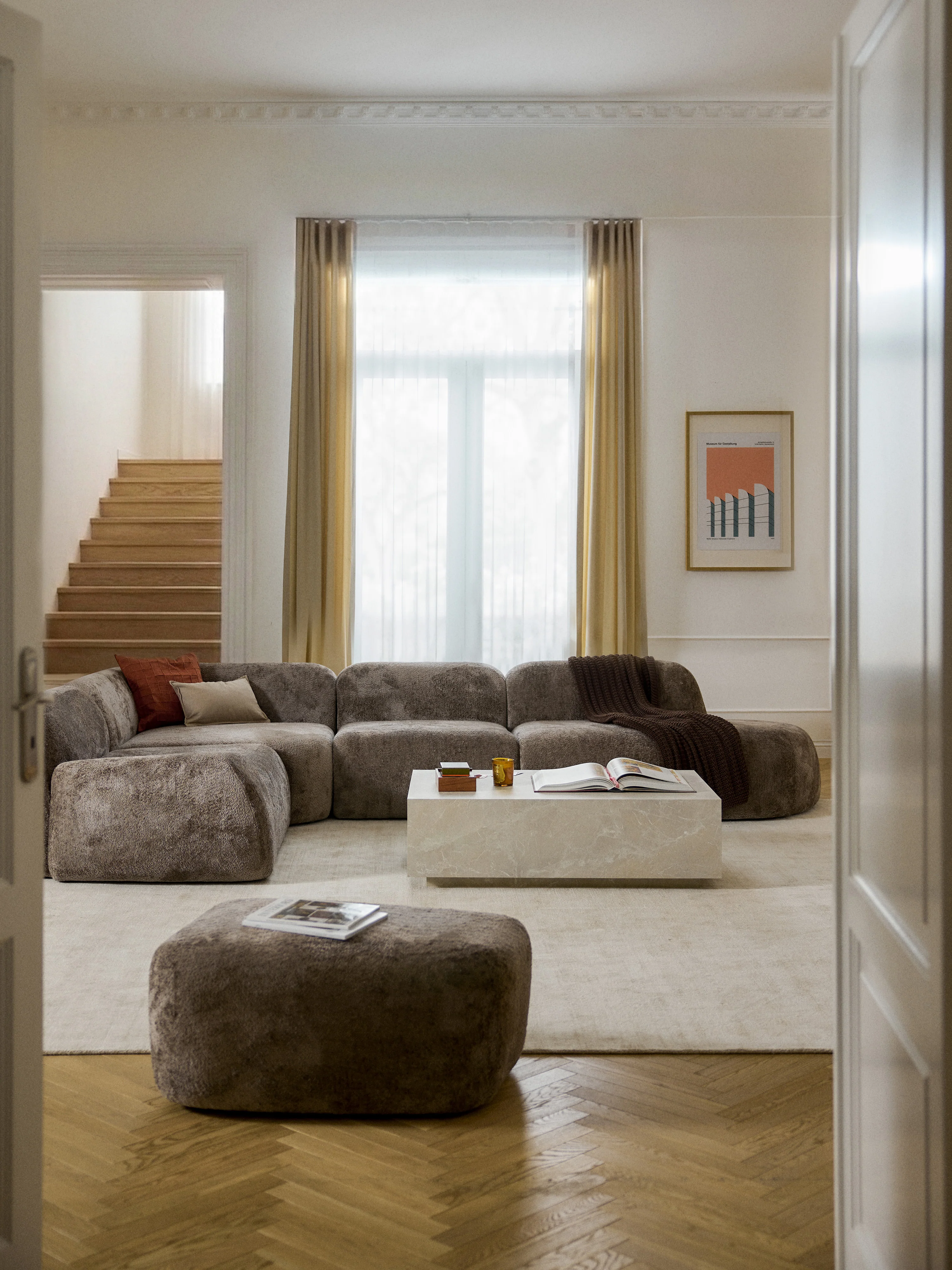 Modulares XL-Ecksofa Wolke (4-Sitzer) aus Teddy-Bouclé mit Chaiselongue-Ende