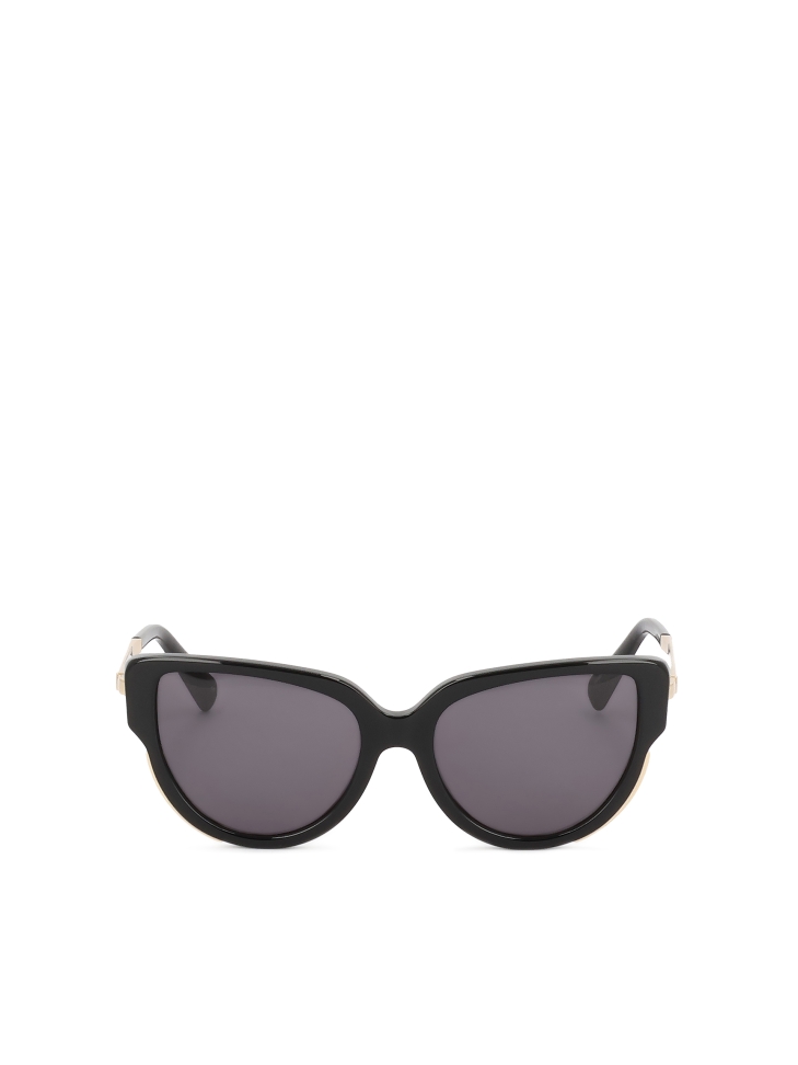 Fashionable sunglasses in the shape of a cat eye