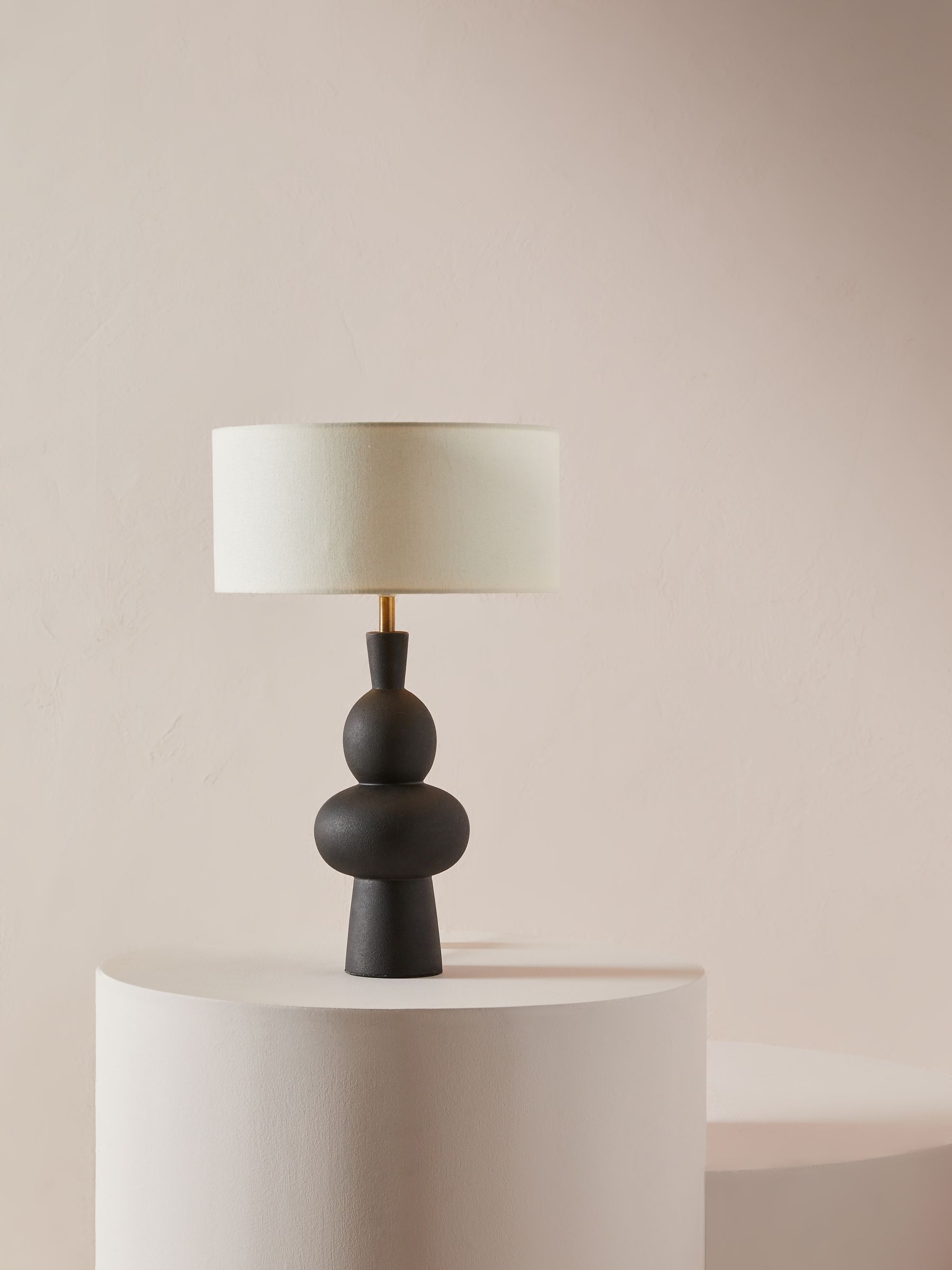Freyja Ceramic Table Lamp in Black