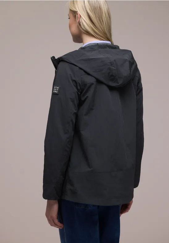 Jacke mit Kapuze und Zipper