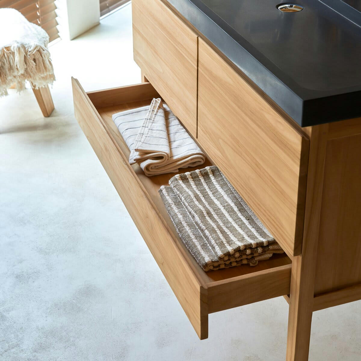 EDGAR - Meuble salle de bain en teck massif et pierre de lave 120 cm