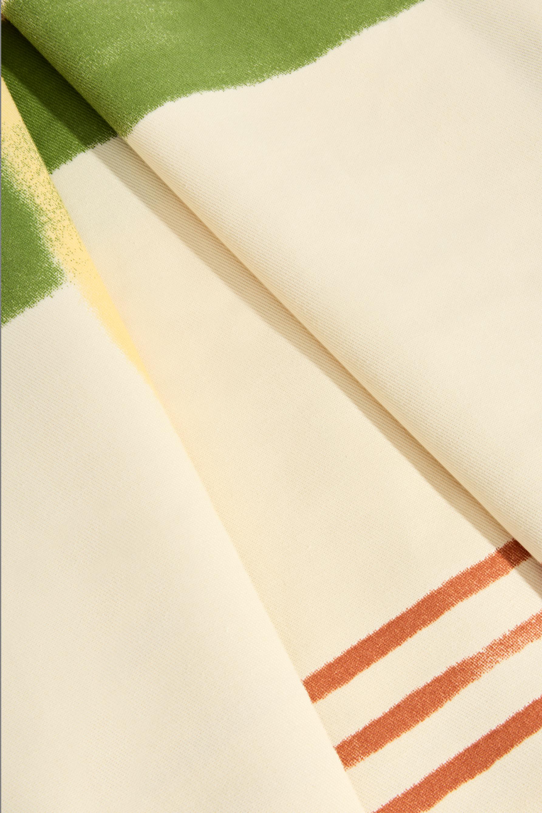 Mantel water repellent estampado 140 x 240 cm