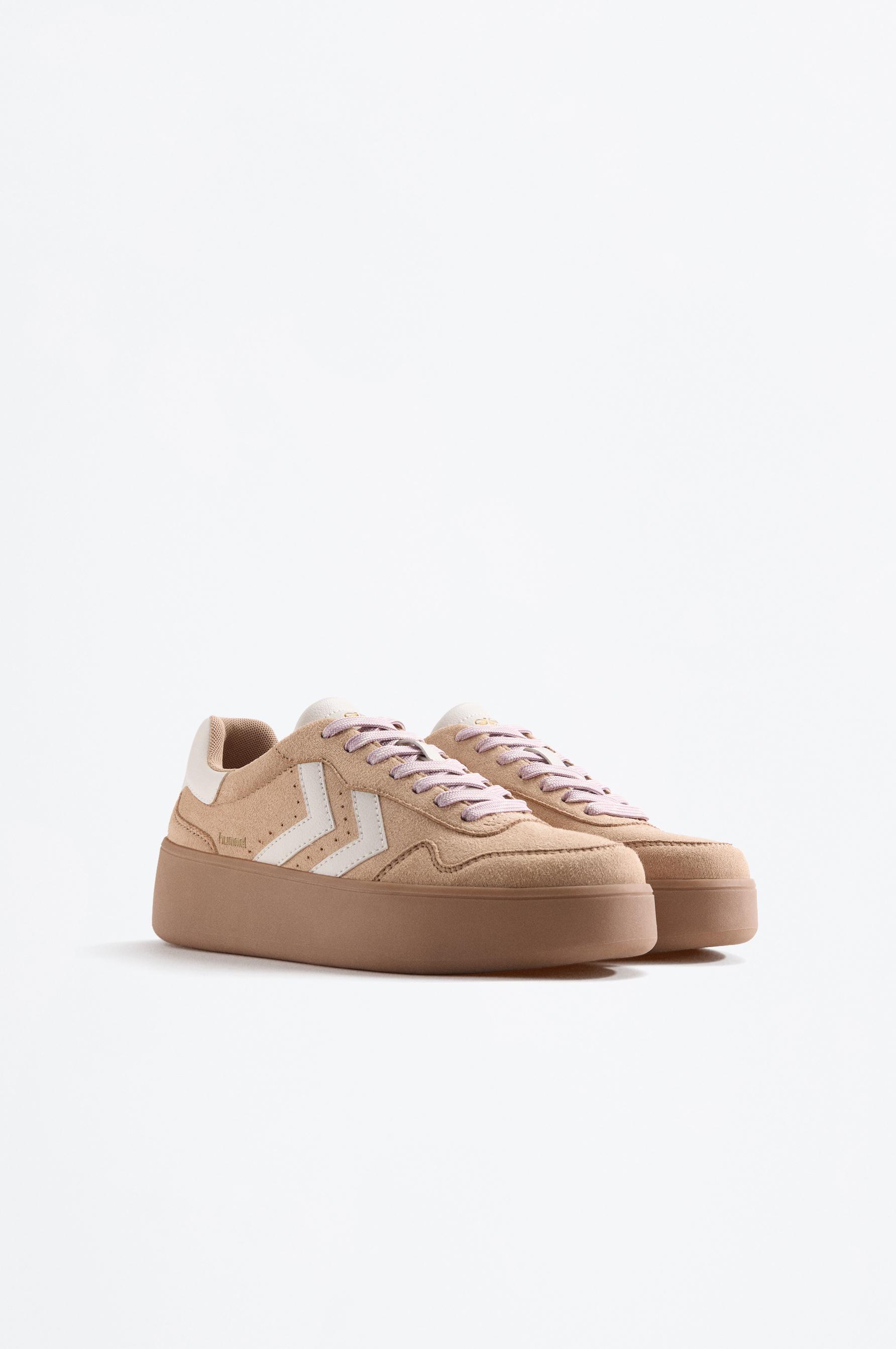 Zapatilla Hummel plataforma