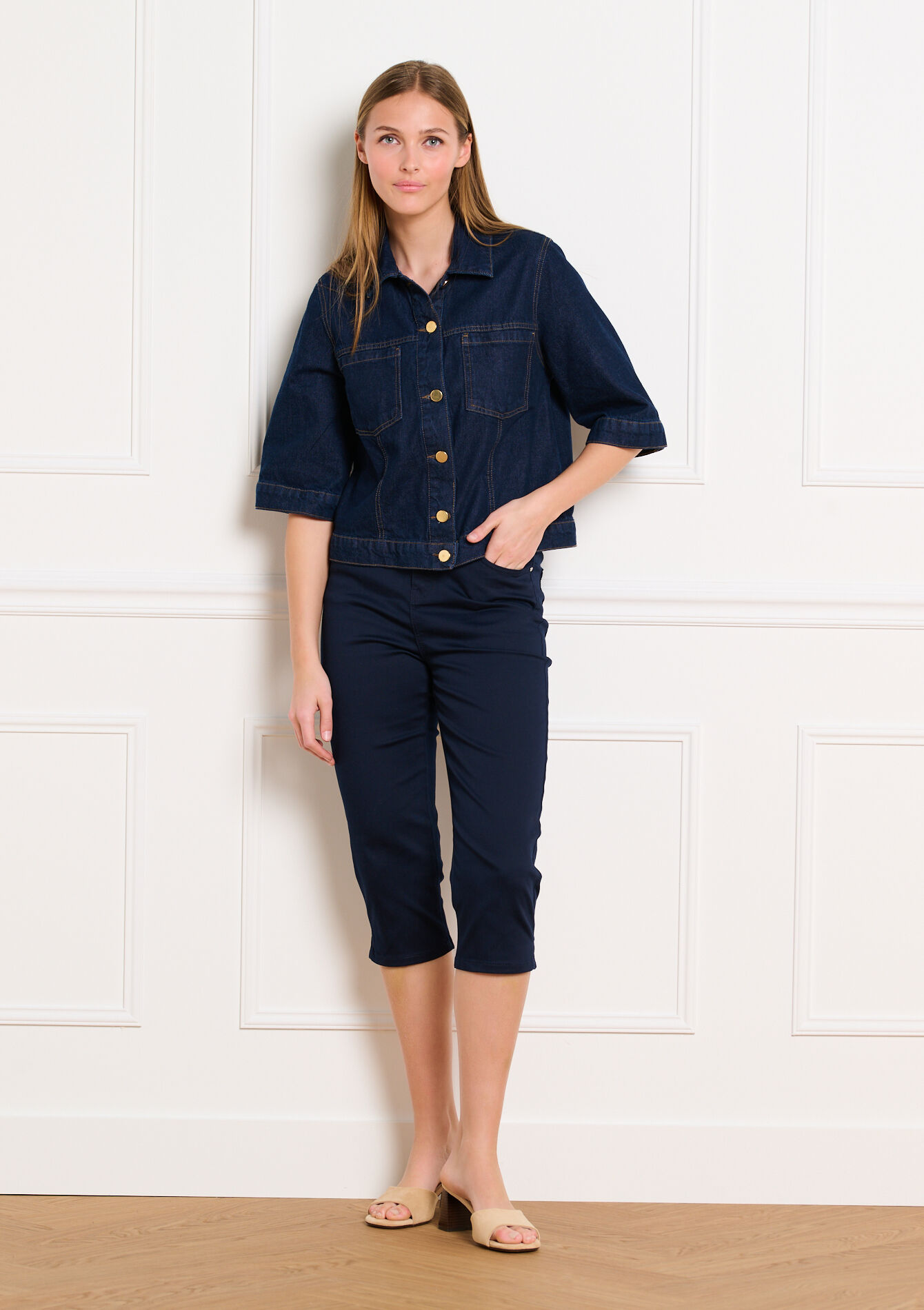 Capri broek met slanke pasvorm