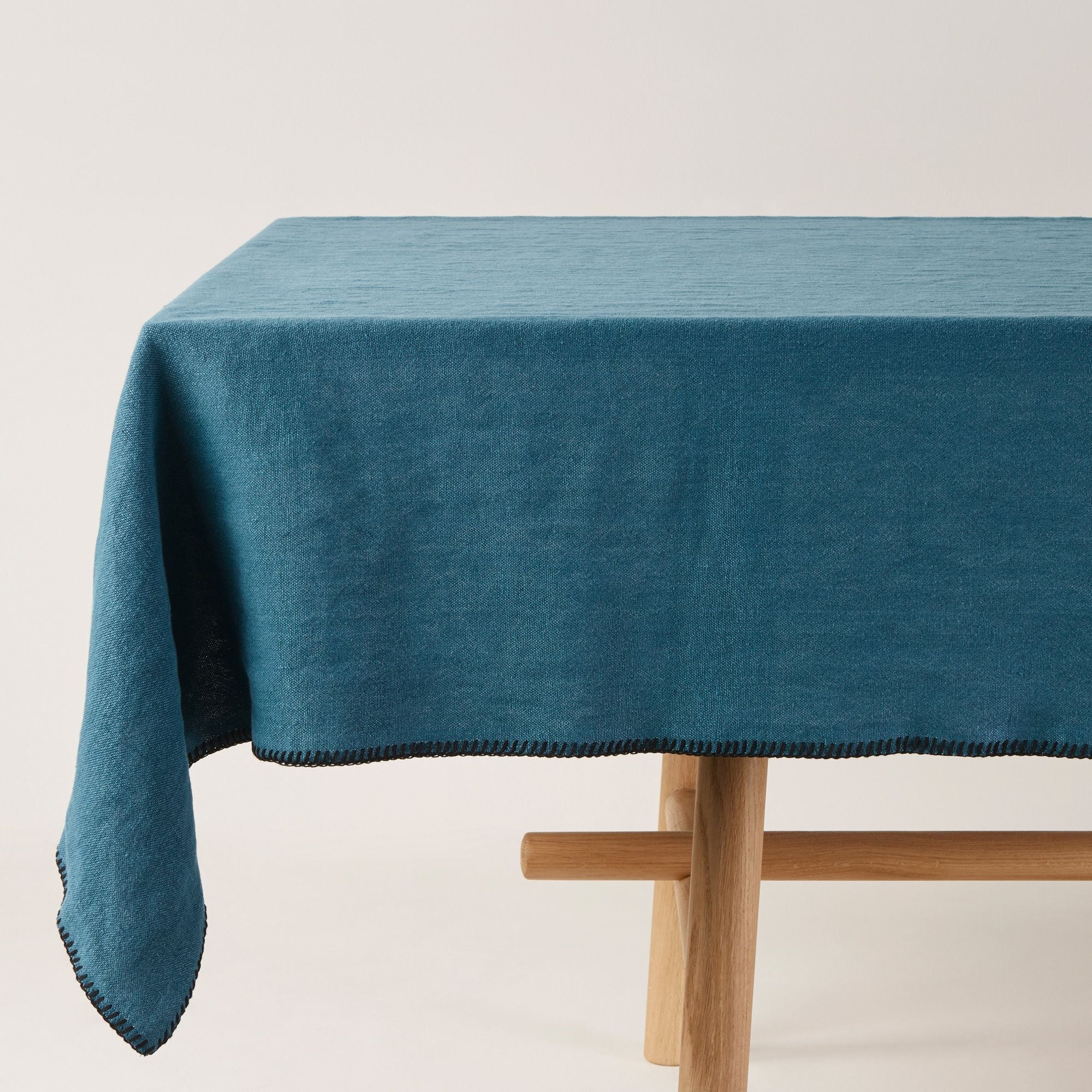 Madura Rechthoekig tafelkleed Nino indigo en zwarte slinger 140x320 cm