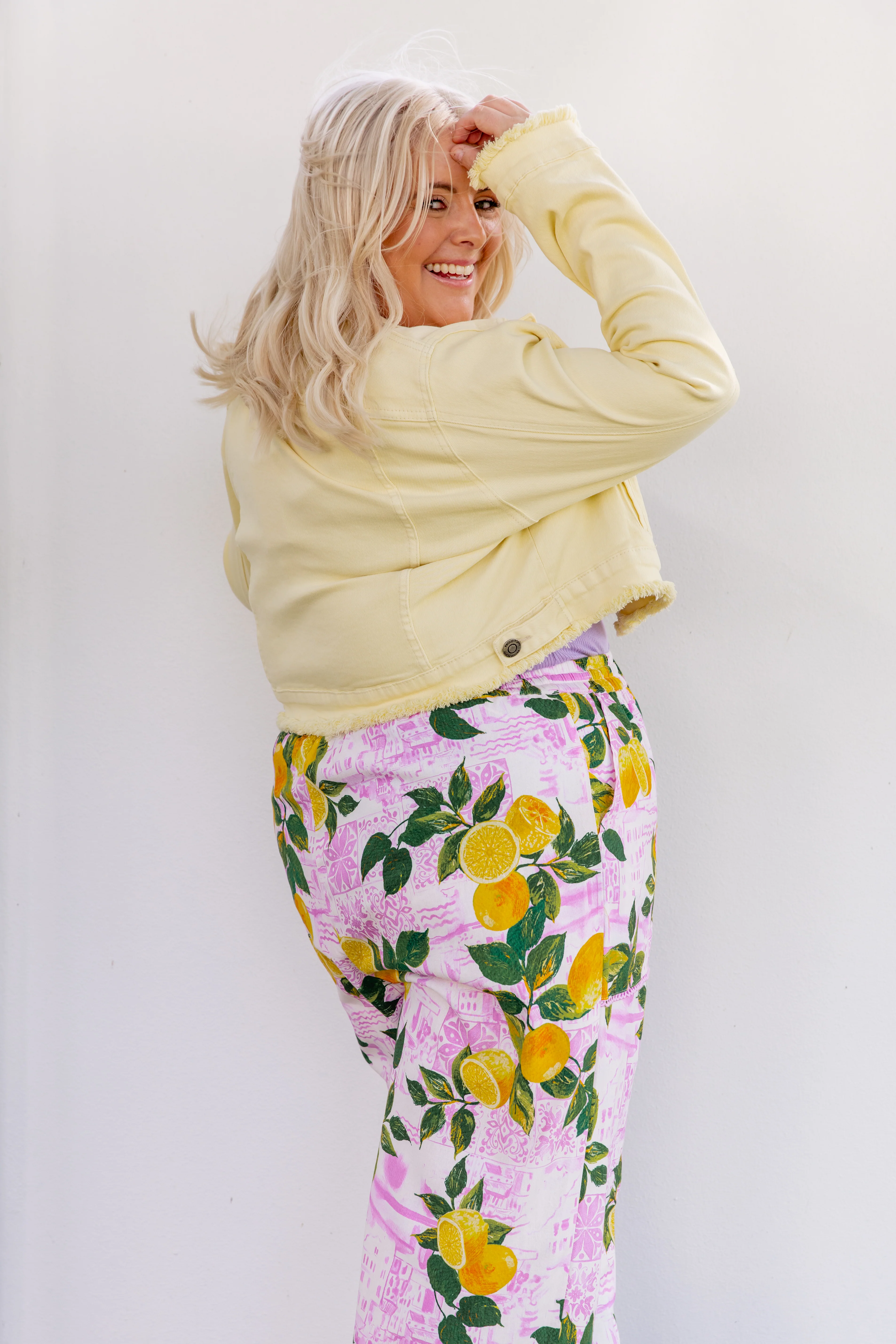 Kenzi Cropped Denim Jacket in Lemon Butter