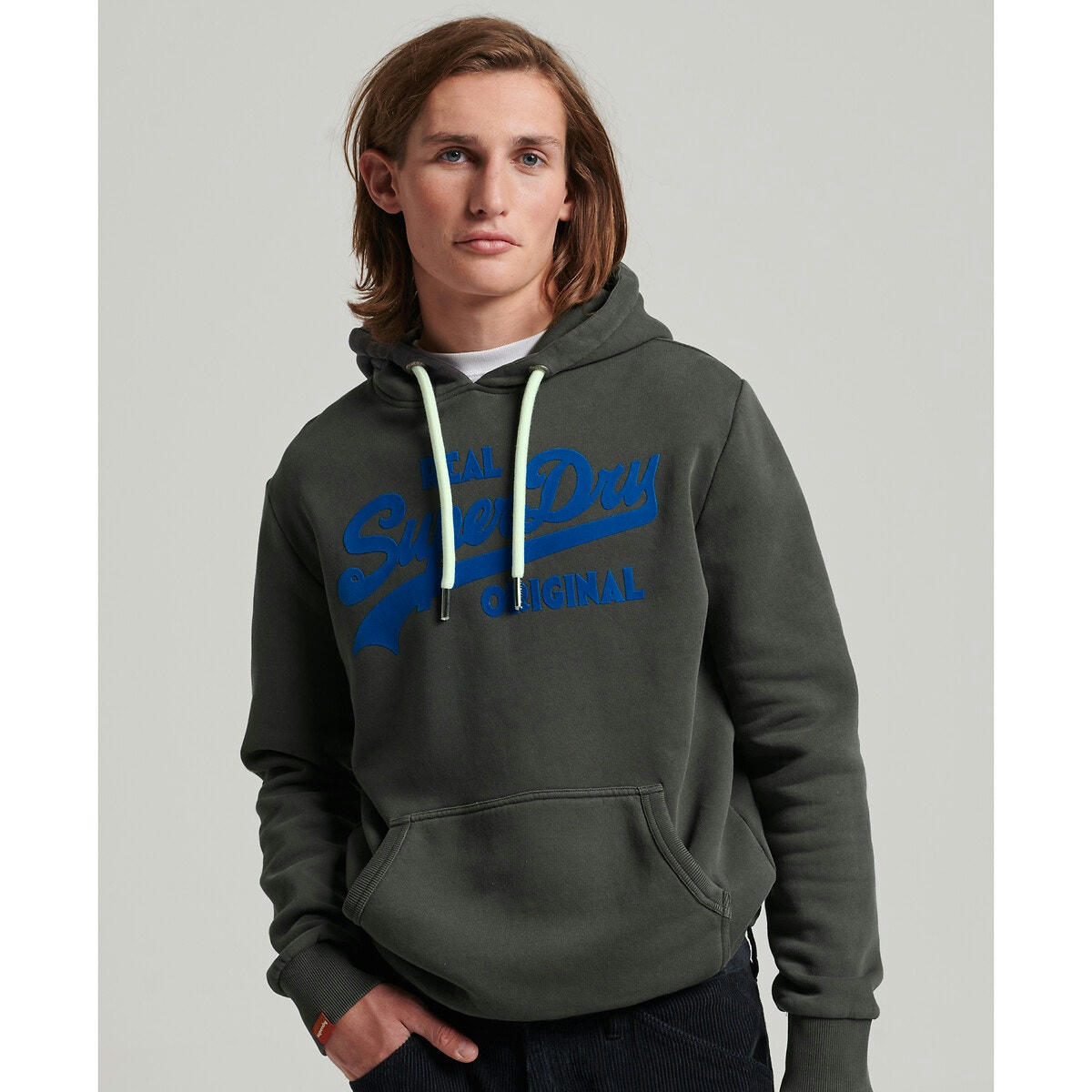 Sweat fermé à capuche gros logo