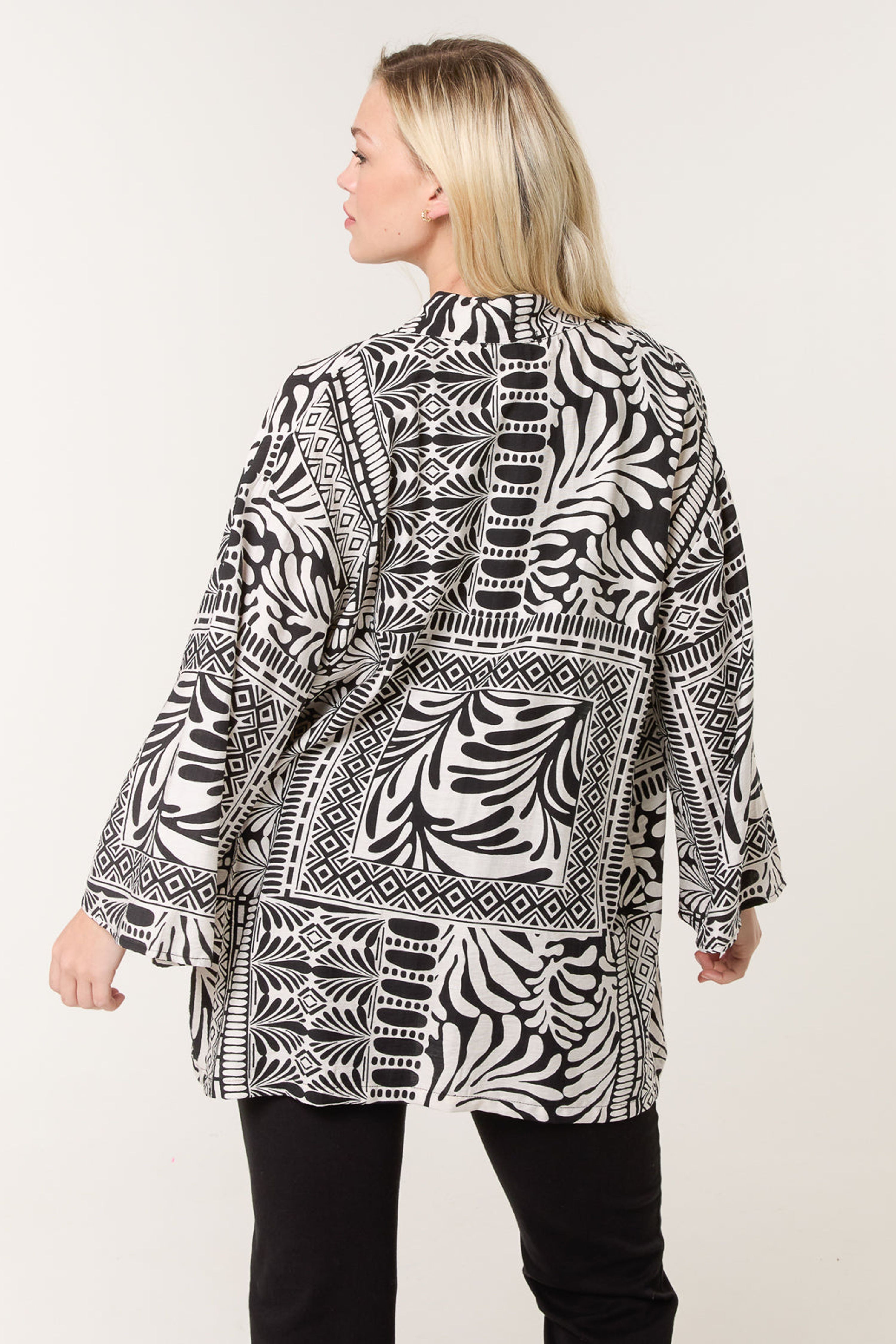 Blue Vanilla Black Kimono With Geometric Print