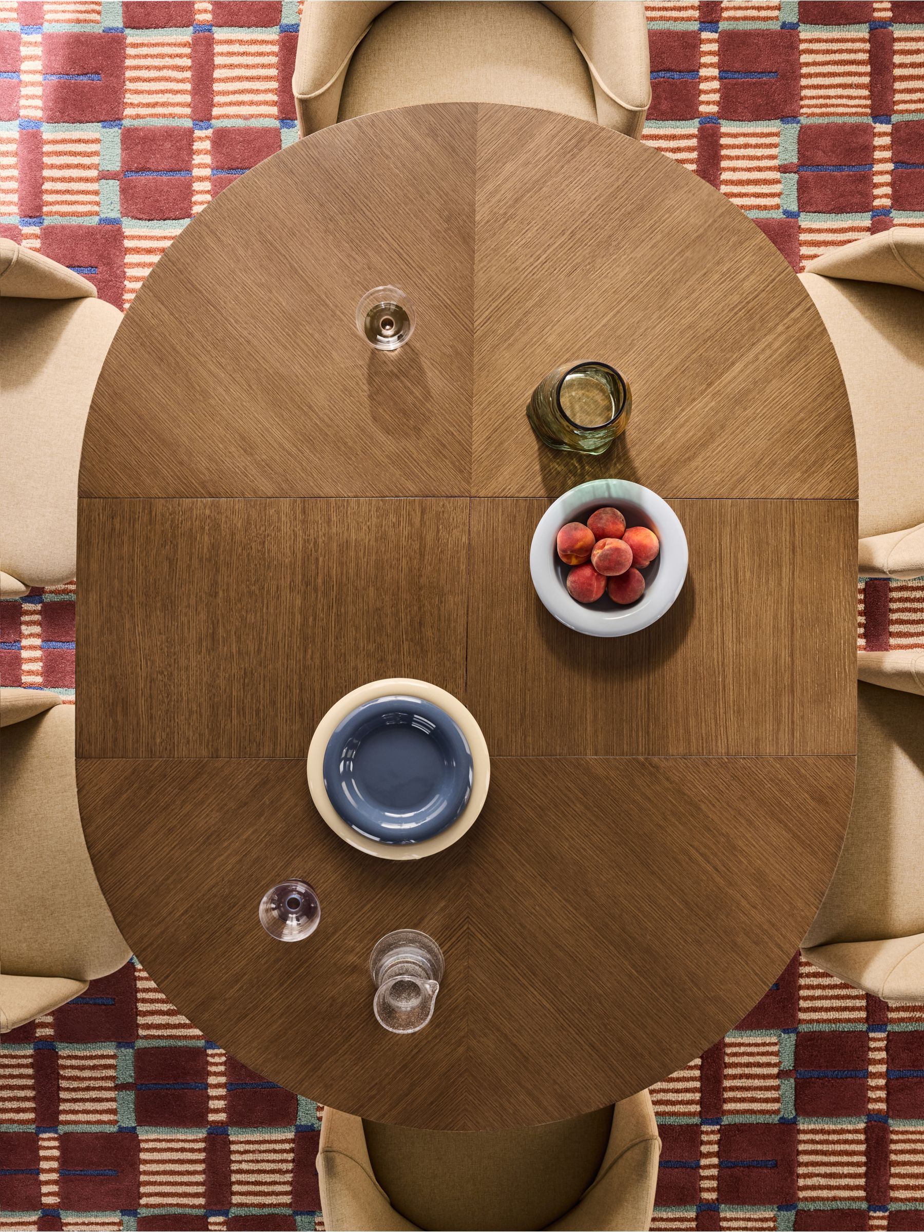 Belgrave Round 4 to 6 Seater Extending Dining Table in Dark Stain Oak