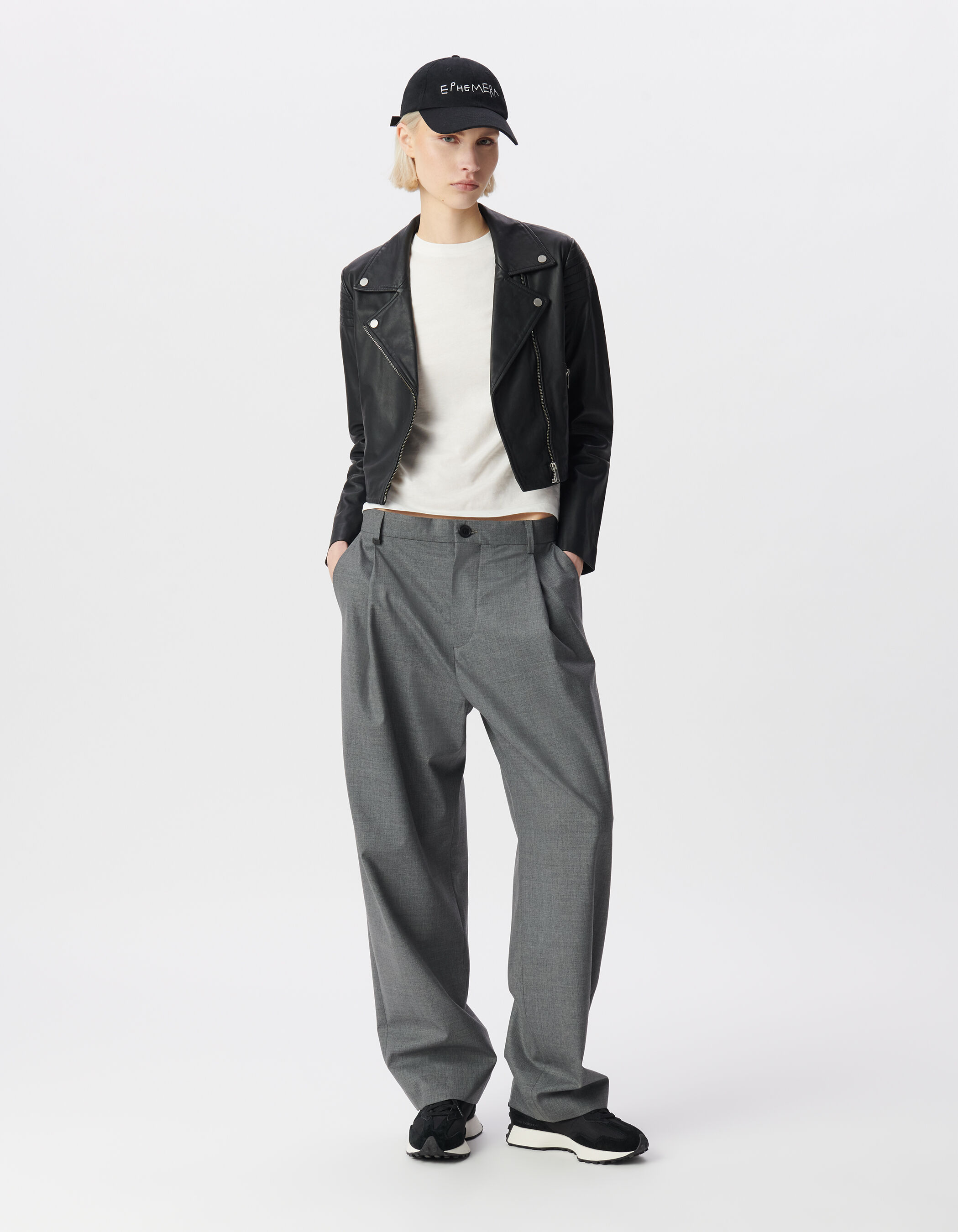 Blouson court noir cuir épaules matelassées Femme