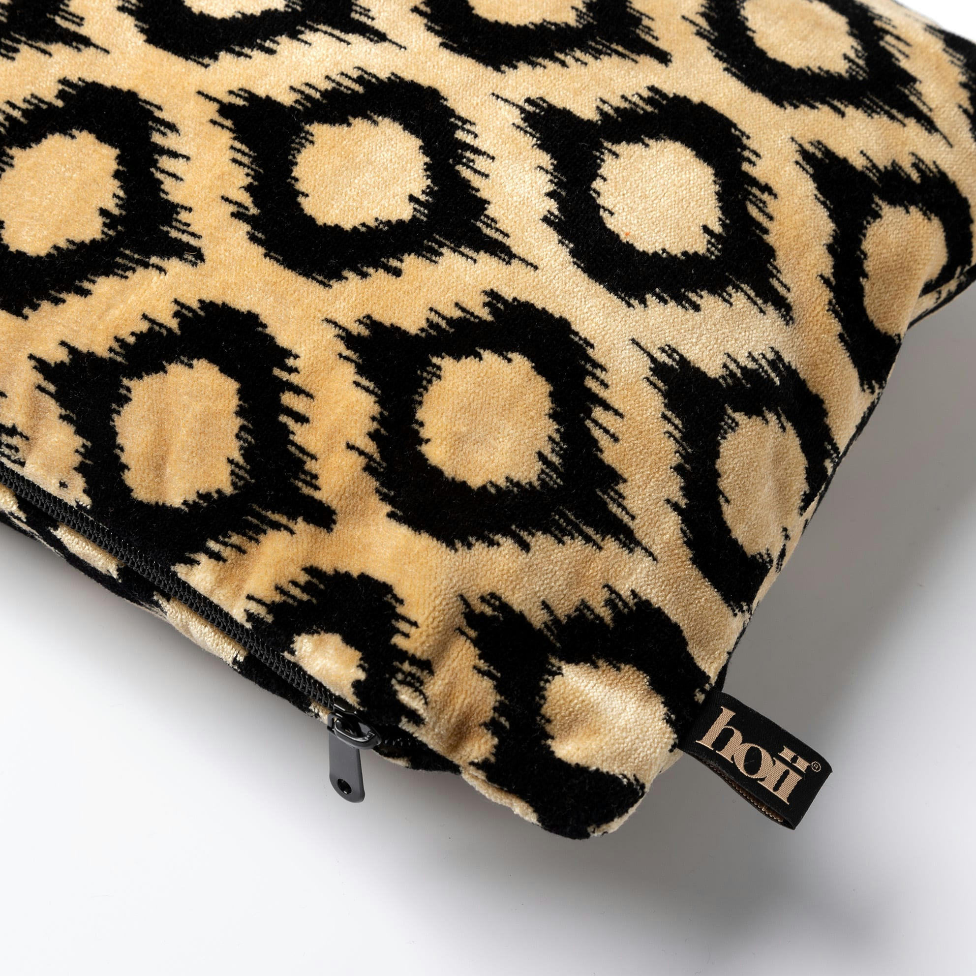 Leonardo - Coussin noir en velours 30x50 cm avec motif