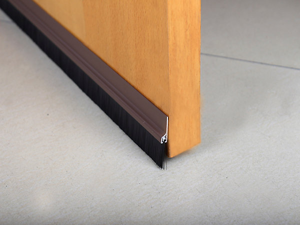 Bas de porte pvc brosse marron ép.25 mm L.100 cm