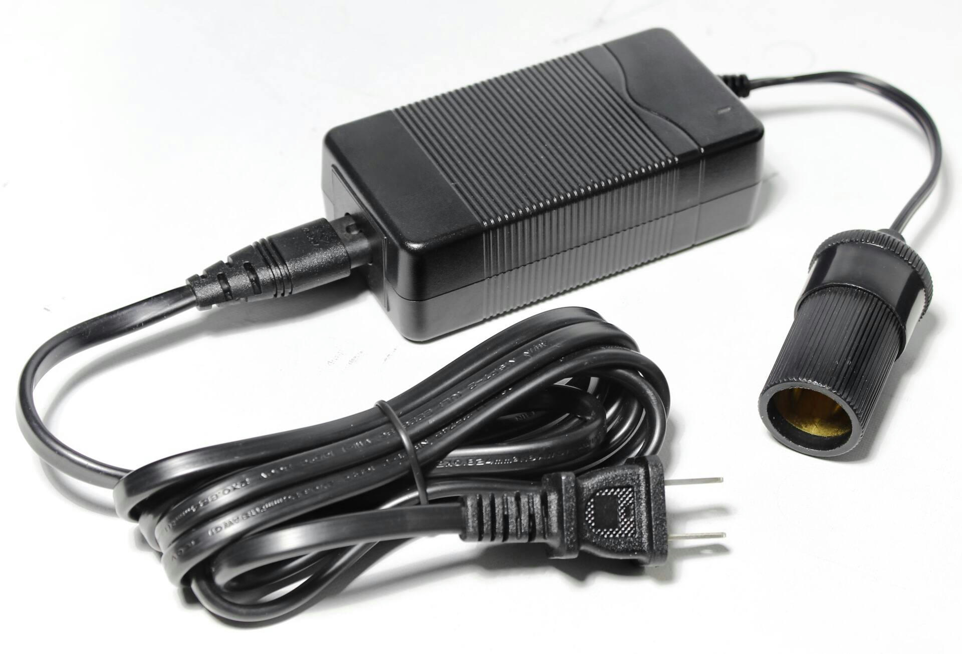 Mobicool 12V DC Compact Adapter, Black