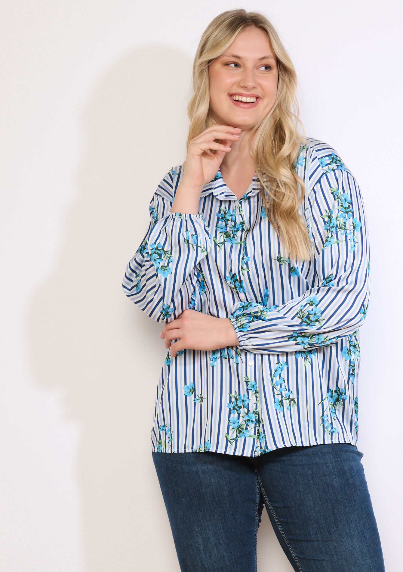 Gestreepte bloemenblouse