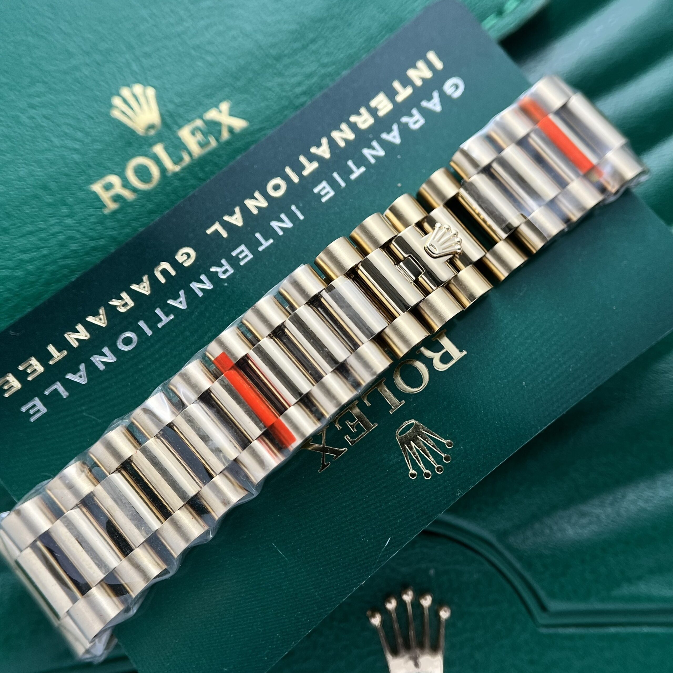 Rolex Day-Date YG Plated Dark MOP Dial CZ Diamonds 40mm AAA Replica