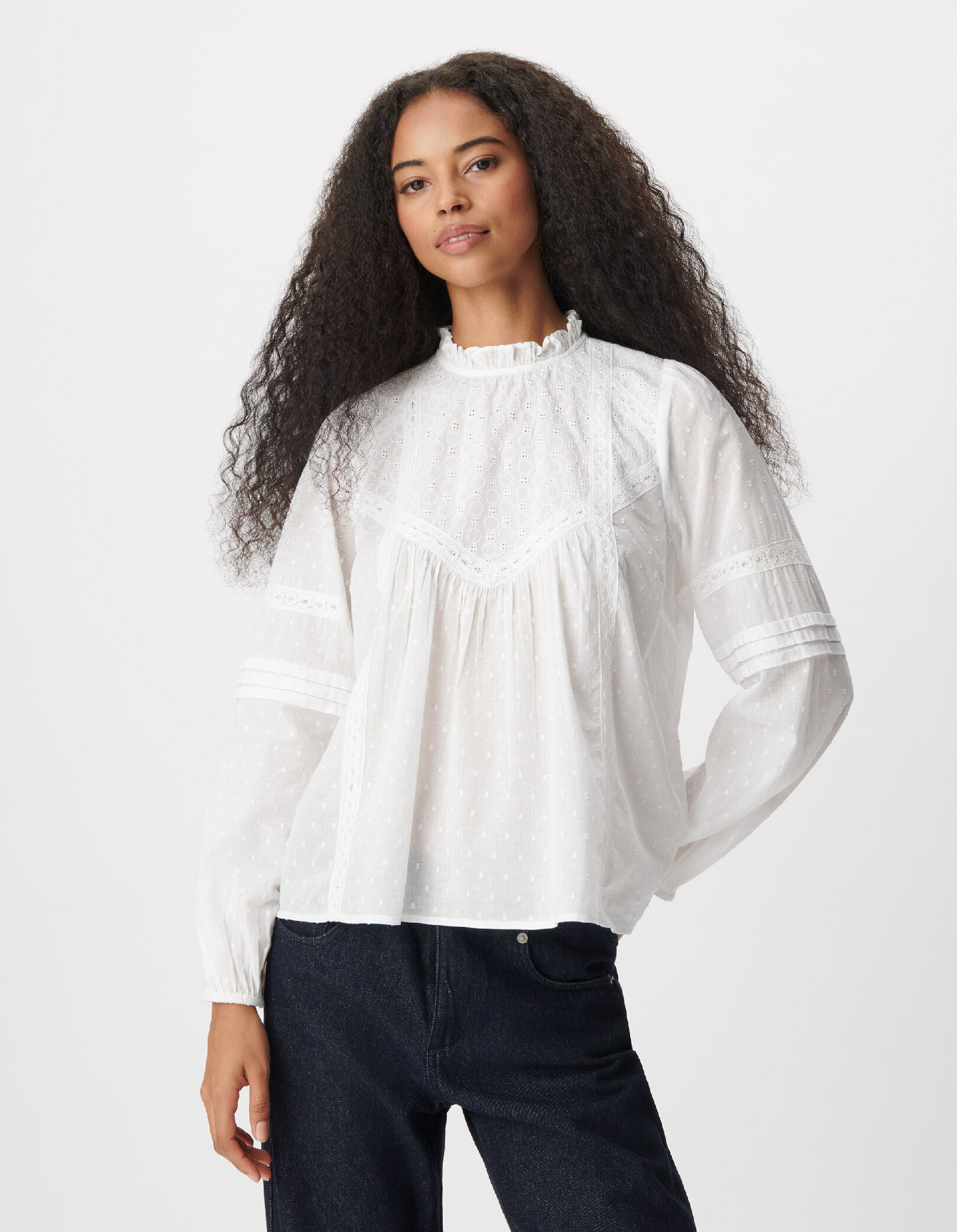 Blouse blanche jacquard et dentelle Femme